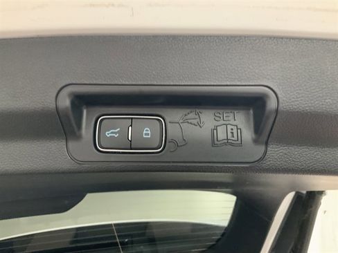 Used 2024 Ford Explorer XLT w/ Equipment Group 202A image 9