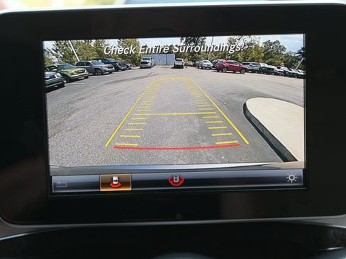 Used 2019 Mercedes-Benz GLC 300 image 17