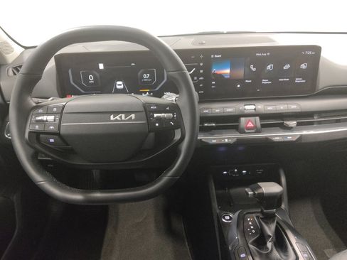 Used 2025 Kia K4 EX FWD image 22