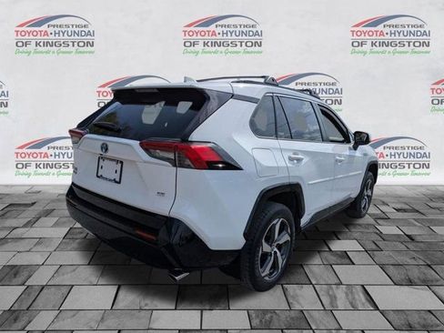 Used 2022 Toyota RAV4 SE w/ Weather & Moonroof Package AWD/4WD image 3