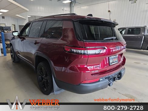 Used 2023 Jeep Grand Cherokee L Limited w/ Black Appearance Package AWD/4WD image 6