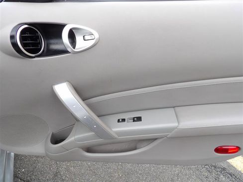 Used 2006 Nissan 350Z Touring image 16