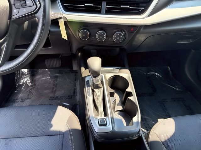 Used 2024 Chevrolet Trax LS w/ LS Convenience Package FWD image 21