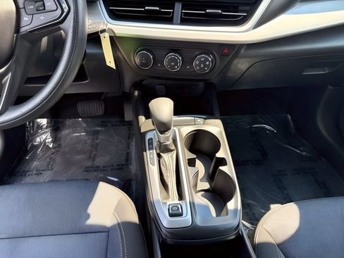 Used 2024 Chevrolet Trax LS w/ LS Convenience Package FWD image 21