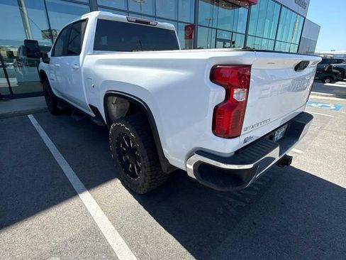 Used 2021 Chevrolet Silverado 2500 LT AWD/4WD image 3