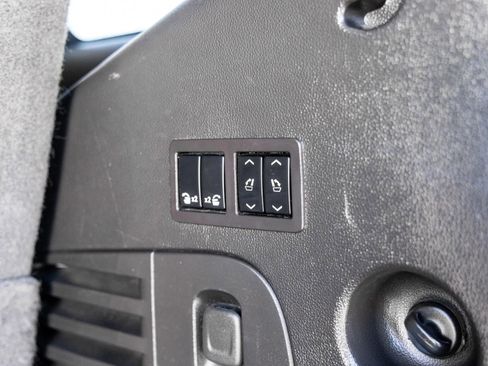 Used 2017 Cadillac Escalade Luxury image 15