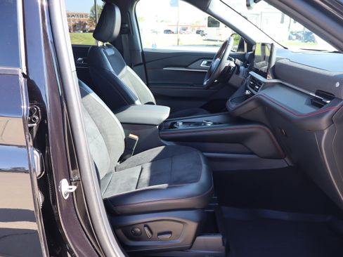Used 2025 Ford Explorer ST AWD/4WD image 14