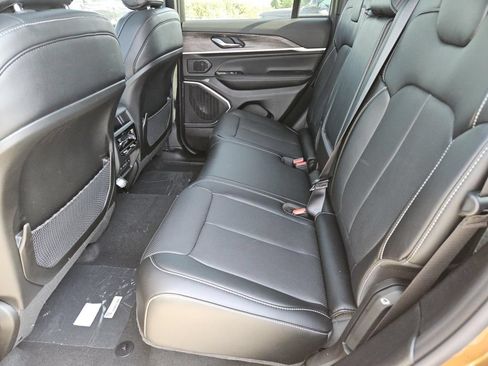 New 2026 Jeep Grand Cherokee Limited AWD/4WD image 25