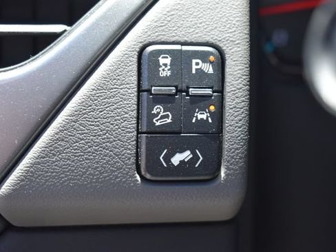 Used 2018 Chevrolet Tahoe LT AWD/4WD image 26