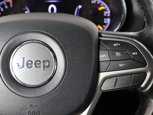 Used 2020 Jeep Grand Cherokee Laredo AWD/4WD image 10