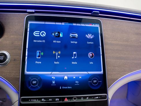 Used 2023 Mercedes-Benz EQS 450+ 450 image 22