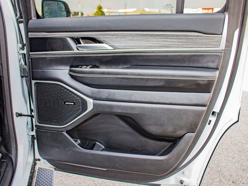 Used 2024 Jeep Wagoneer Series II w/ Flexible Seating Group AWD/4WD image 20