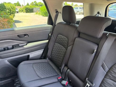 Used 2025 Nissan Pathfinder SV FWD image 42