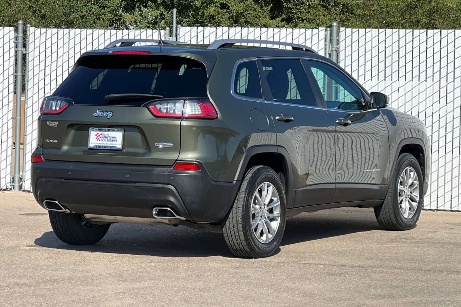 Used 2021 Jeep Cherokee Latitude Lux w/ Comfort/Convenience Group AWD/4WD image 4