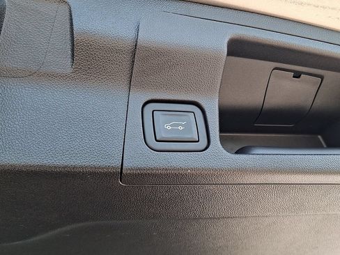 Used 2023 GMC Acadia SLE w/ Driver Convenience Package AWD/4WD image 30