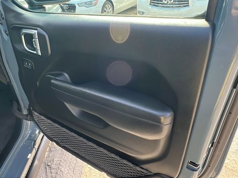 Used 2024 Jeep Gladiator Sport image 20