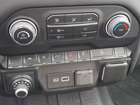 Used 2022 Chevrolet Silverado 1500 Custom Trail Boss image 16