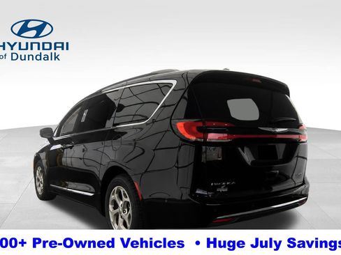 Used 2022 Chrysler Pacifica Limited FWD image 5
