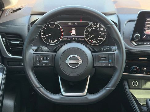 Used 2023 Nissan Rogue SL FWD image 6