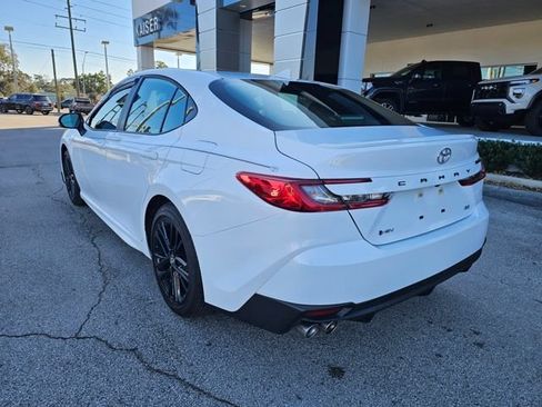 Used 2026 Toyota Camry SE FWD image 3