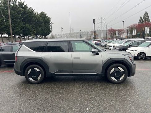 Used 2024 Kia EV9 Light image 6