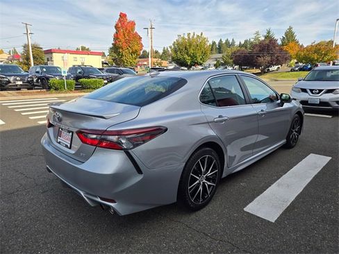 Used 2022 Toyota Camry SE image 7