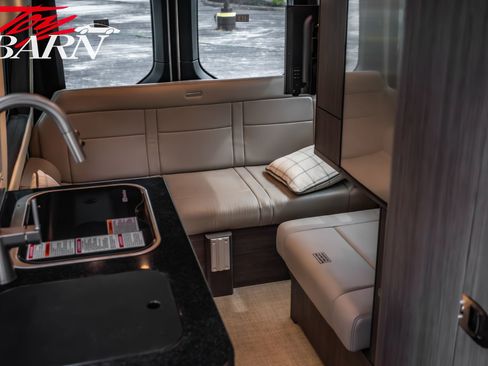 Used 2020 Mercedes-Benz Sprinter 2500 image 35