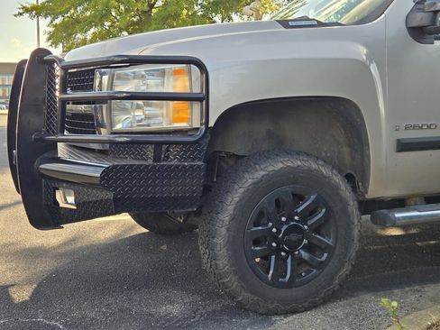 Used 2008 Chevrolet Silverado 2500 LT w/ 2LT Convenience Package AWD/4WD image 13