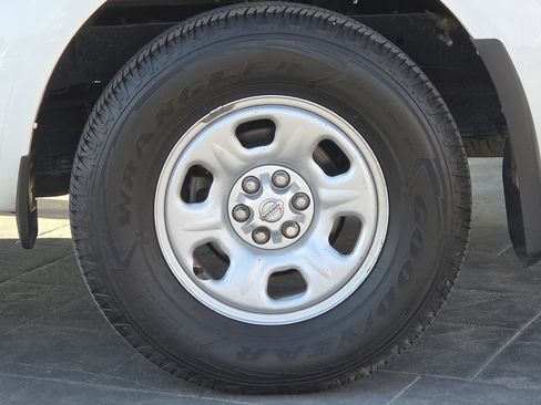 Used 2021 Nissan Frontier S image 5