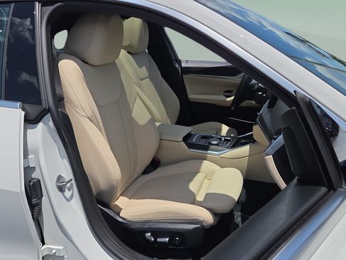 Used 2024 BMW i4 eDrive35 w/ Premium Package RWD image 17