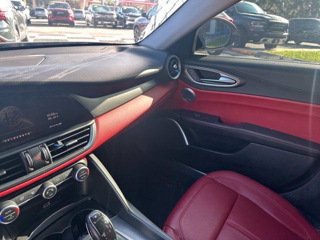 Used 2019 Alfa Romeo Giulia w/ Quick Order Package 22K Sport RWD image 14