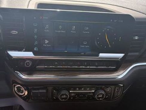 Used 2025 Chevrolet Silverado 1500 LT image 10