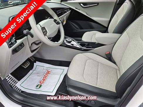 New 2025 Kia Niro Wave w/ Wave Preserve Package image 5