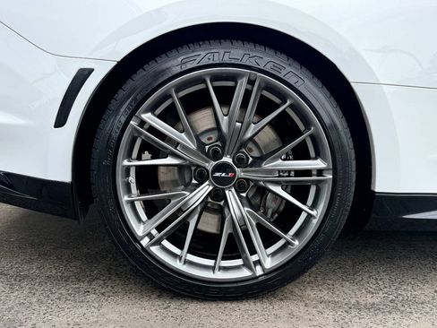 Used 2022 Chevrolet Camaro ZL1 RWD image 13