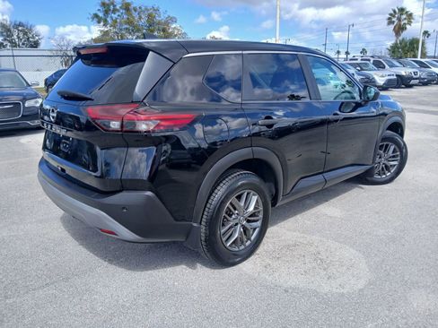 Used 2023 Nissan Rogue S image 4