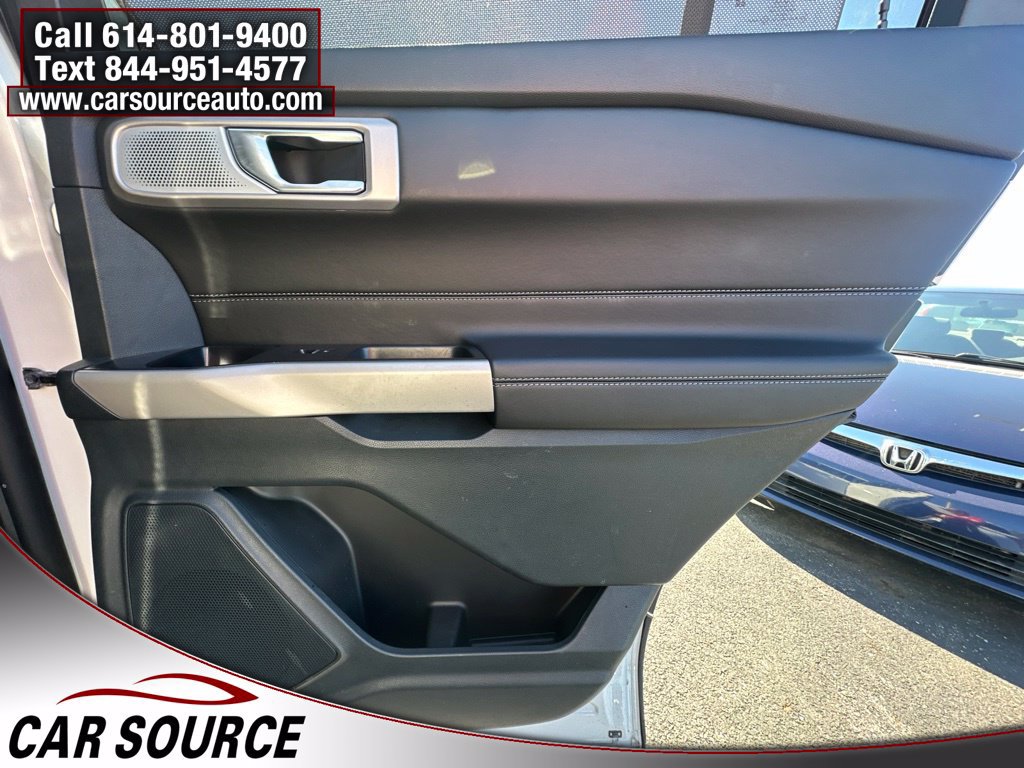 Used 2024 Ford Explorer Limited w/ Limited Technology Package AWD/4WD image 30