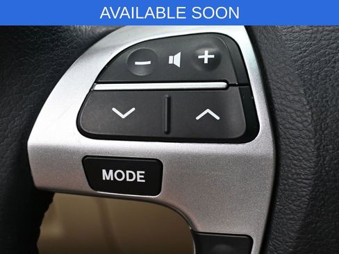 Used 2013 Toyota Highlander Limited image 17