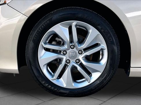 Used 2019 Honda Accord LX image 11
