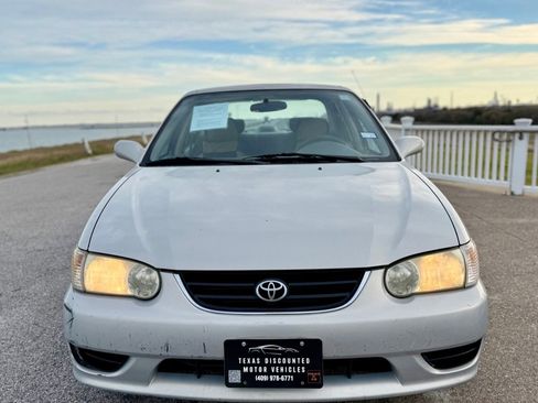Used 2001 Toyota Corolla LE image 2