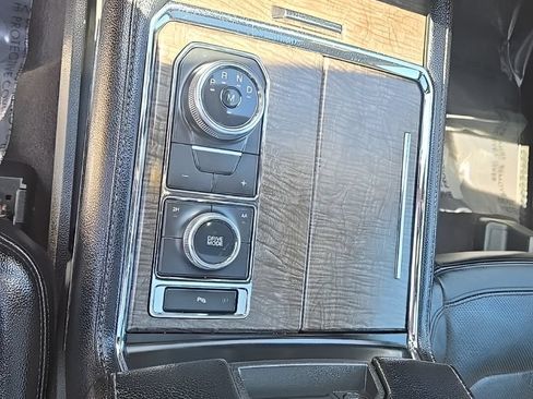 Used 2020 Ford Expedition Limited AWD/4WD image 14