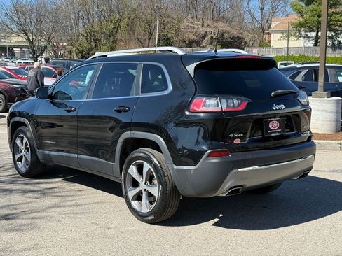 Used 2019 Jeep Cherokee Limited w/ Luxury Group AWD/4WD image 8