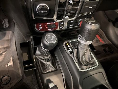 Used 2024 Jeep Wrangler Unlimited Rubicon 4xe w/ Convenience Group image 15