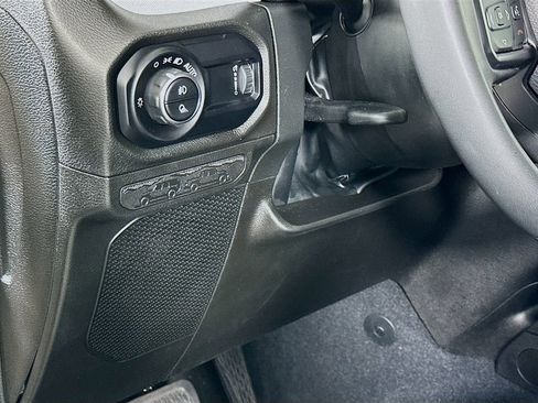 Used 2024 Jeep Gladiator Sport AWD/4WD image 10