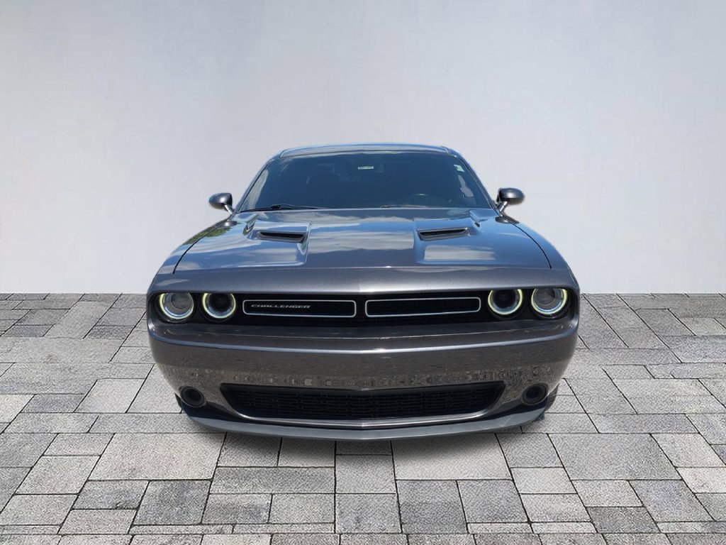Used 2019 Dodge Challenger SXT RWD image 2
