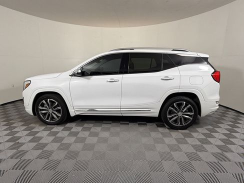 Used 2019 GMC Terrain Denali w/ Driver Alert Package II image 2