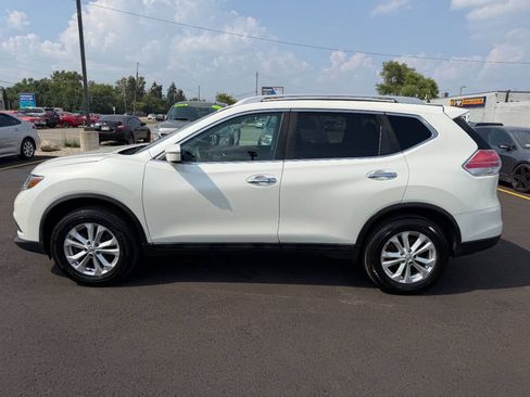 Used 2016 Nissan Rogue SV w/ SV Family Package AWD/4WD image 2