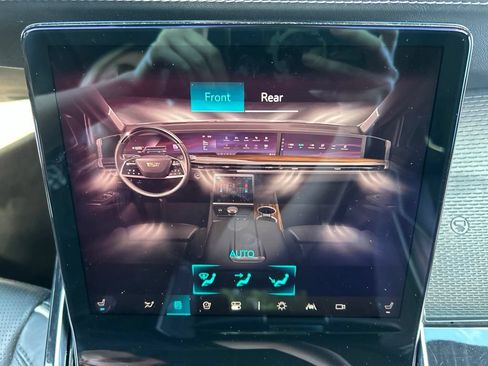 Used 2025 Cadillac Escalade Sport w/ LPO, ONYX Package RWD image 32