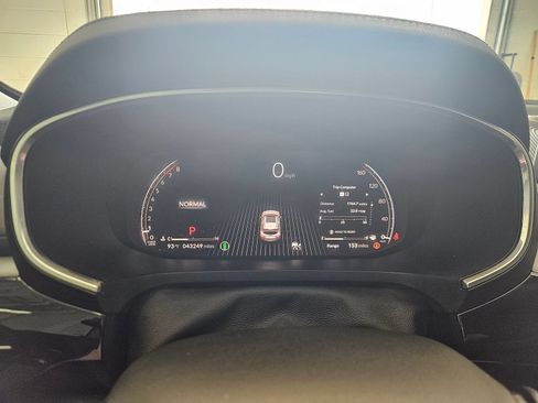 Used 2023 Acura MDX SH-AWD image 17