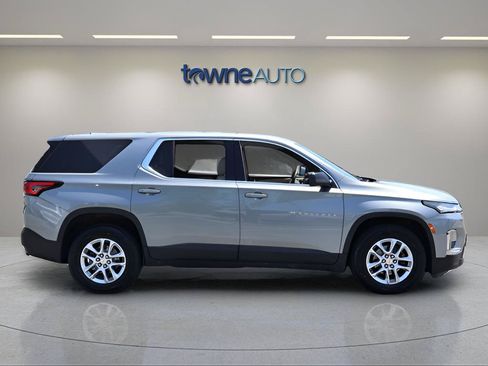 Used 2023 Chevrolet Traverse LS AWD/4WD image 6