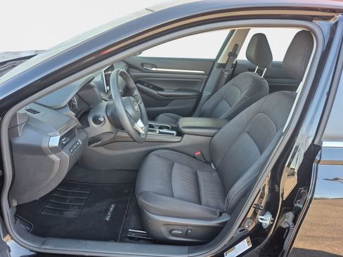 Used 2023 Nissan Altima 2.5 SV image 12